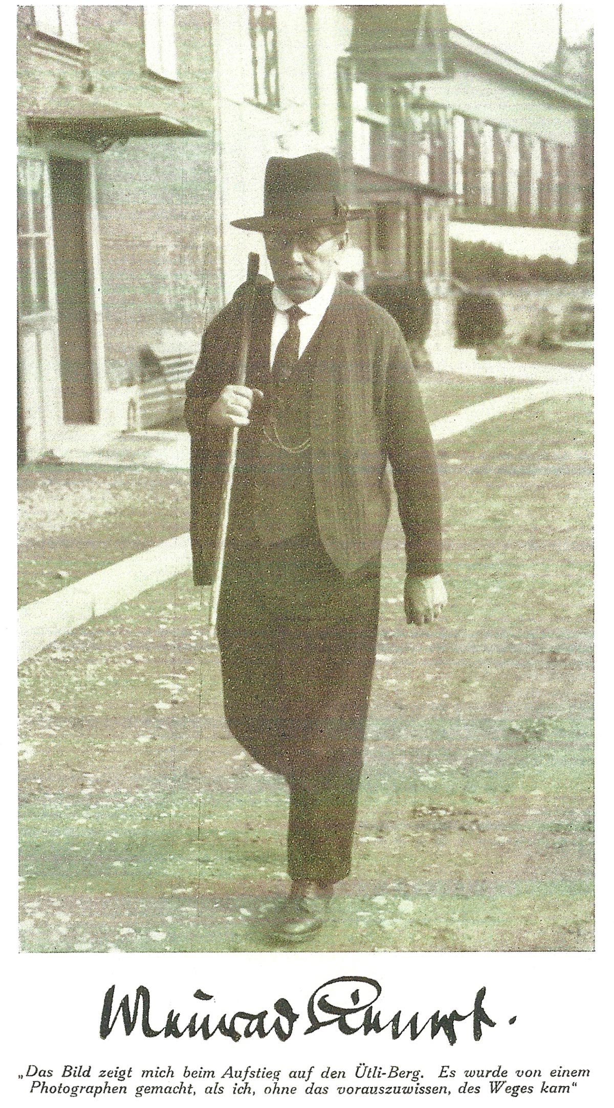 Meinrad Lienert auf einer Wanderung, um 1920
